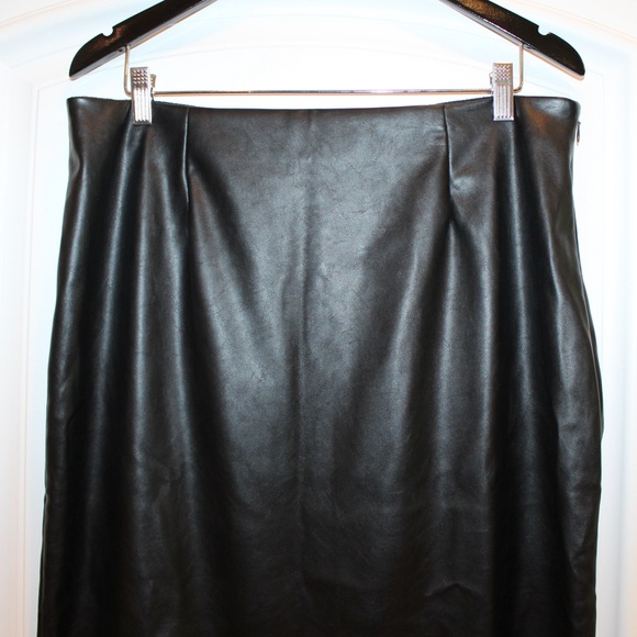 Nine West faux leather skirt (women’s L) (NWT) - Picture 2 of 11